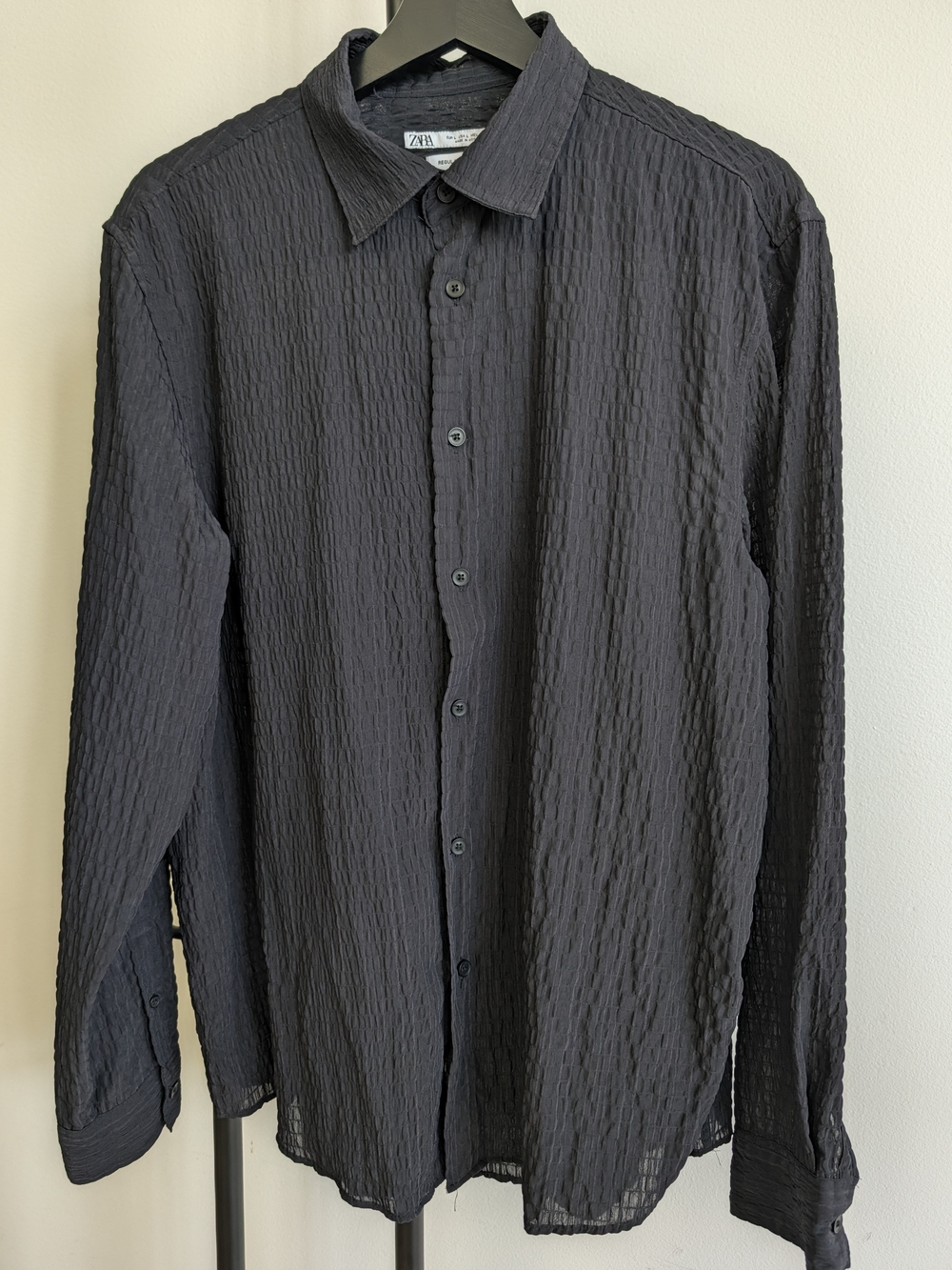 Zara Men's Black Textured Long-Sleeve Button Shirt